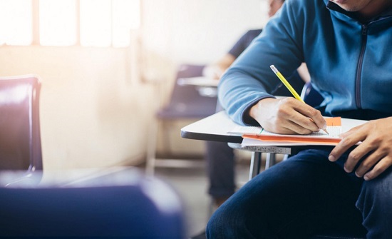 امتحانات تكميلية "التوجيهي" تبدأ الثلاثاء بمشاركة 100 ألف طالب وطالبة امتحانات تكميلية "التوجيهي" تبدأ الثلاثاء بمشاركة 100 ألف طالب وطالبة