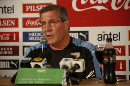 مدرب أوروجواي: برشلونة ساهم في تحسين لعب سواريز