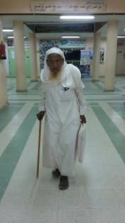 طالب سعودي تجاوز عمره 100 عام