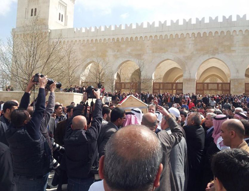 بالصور : تشيع جثمان " حارث الضاري " في عمان بالصور : تشيع جثمان " حارث الضاري " في عمان