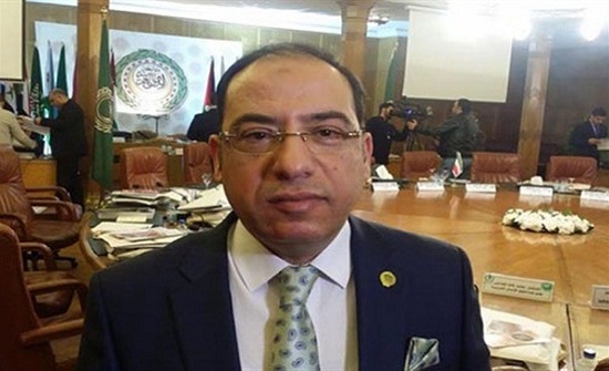 رئيس اللجنة الدائمة لحقوق الإنسان بالجامعة العربية يحاضر في كلية الدفاع الوطني