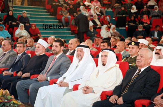 الأمير عاصم بن نايف يرعى المجلس العلمي الهاشمي الرابع لهذا العام الأمير عاصم بن نايف يرعى المجلس العلمي الهاشمي الرابع لهذا العام
