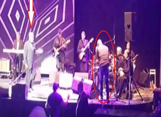 بالفيديو: ملحم بركات يطرد مصورا من حفلته أمام الجمهور