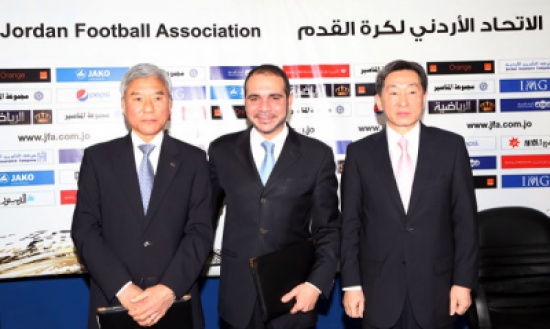 الأمير علي ورئيس الاتحاد الياباني يشيدان باجواء التعاون الأمير علي ورئيس الاتحاد الياباني يشيدان باجواء التعاون