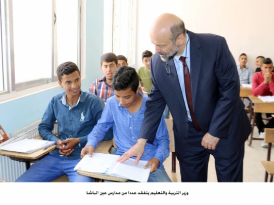 وزير التربية يتفقد عددا من مدارس عين الباشا