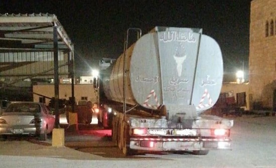ضبط صهريج نفط محمل بزيبار الزيتون في عمّان ضبط صهريج نفط محمل بزيبار الزيتون في عمّان