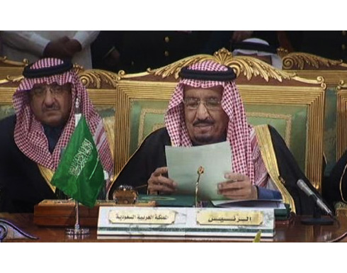 الملك سلمان: الإرهاب لا دين له والإسلام يرفضه