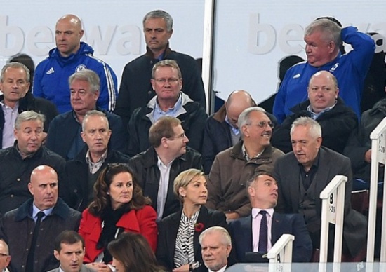 مورينيو ومساعديه يواجهون خطر الإيقاف !