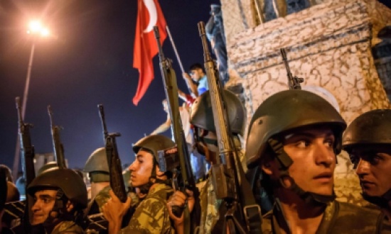 تركيا تبدأ أول محاكمة بإسطنبول لمشتبه فيهم بالانقلاب الفاشل