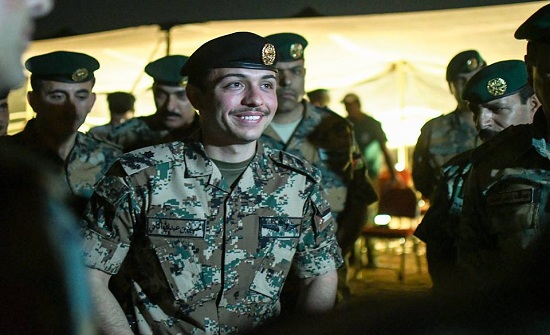 بالصور : الأمير الحسين يتابع تمرينا عسكريا ليليا بالصور : الأمير الحسين يتابع تمرينا عسكريا ليليا