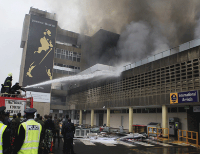 إغلاق المطار الرئيسي في نيروبي بسبب حريق هائل