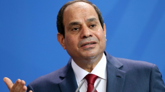 السيسي عن المعلومات المغلوطة التي ينشرها إعلامه: ” أنا لازم أطول بالي لأن المصريين أهلي” السيسي عن المعلومات المغلوطة التي ينشرها إعلامه: ” أنا لازم أطول بالي لأن المصريين أهلي”
