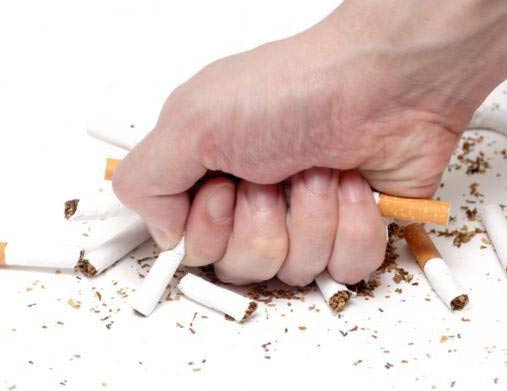 وزراء صحة سابقون يجتمعون لوضع استراتيجية لمكافحة التدخين