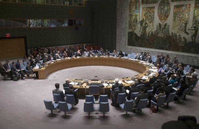 انقسام حاد في مجلس الأمن حول أوكرانيا رغم تبني قرار بالإجماع بشأن الأزمة