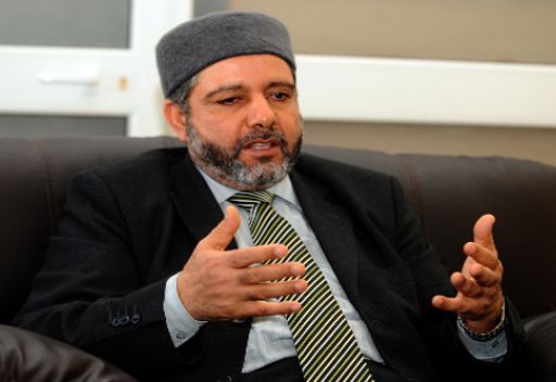 بعد أنباء عن توجه تونسيات إلى سورية: تونس ترفض فتوى "جهاد النكاح" بعد أنباء عن توجه تونسيات إلى سورية: تونس ترفض فتوى "جهاد النكاح"