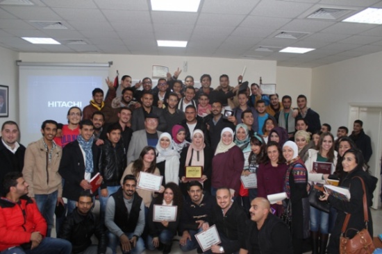 جامعة الشرق الأوسط تكرم طلبة العمل التطوعي