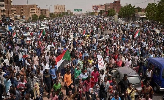 عام على الحراك السوداني.. آمال تحققت وأخرى "على الطريق"