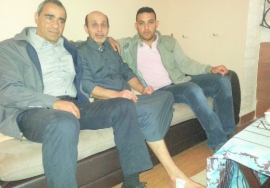 قائد عملية " دلال المغربي " يُضرَب في السفارة الفلسطينية بالجزائر ( فيديو ) قائد عملية " دلال المغربي " يُضرَب في السفارة الفلسطينية بالجزائر ( فيديو )
