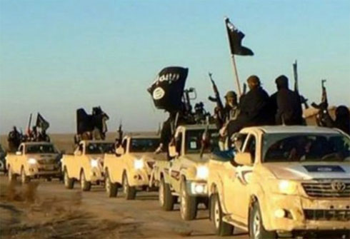 تنظيم “الدولة” أعدم 116 مدنياً بريف حمص… وتعزيزات تركيا إلى الحدود مع سوريا تنظيم “الدولة” أعدم 116 مدنياً بريف حمص… وتعزيزات تركيا إلى الحدود مع سوريا
