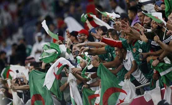 مواجهات بين الشرطة الفرنسية ومشجعي منتخب الجزائر في “الشانزليزيه” .. بالفيديو مواجهات بين الشرطة الفرنسية ومشجعي منتخب الجزائر في “الشانزليزيه” .. بالفيديو