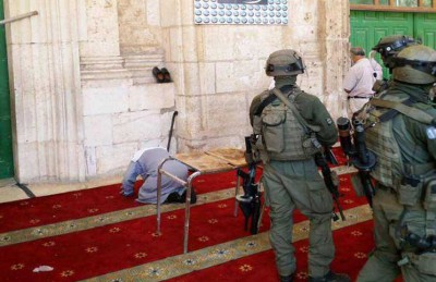 اشتباكات في القدس وشرطة الاحتلال تدخل المسجد الأقصى