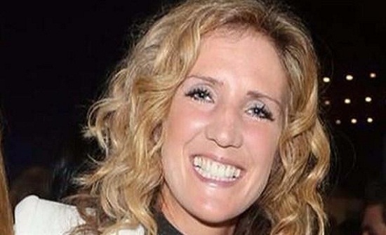 امرأة تتحول إلى حجر بعد لسعة بعوضة