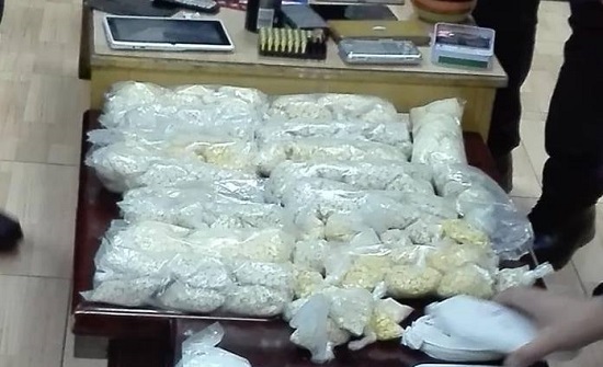 بالصور : القبض على شخصين وضبط حشيش ومخدرات في ناعور بالصور : القبض على شخصين وضبط حشيش ومخدرات في ناعور
