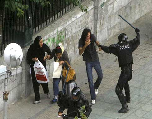 المقاومة الايرانية : نظام الملالي ينفذ حملة قمع ضد المسيحيين