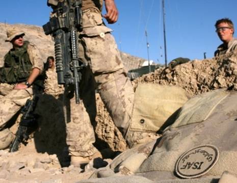 مقتل 10 مسلحين من "طالبان" بغارة لـ"إيساف" وسط أفغانستان