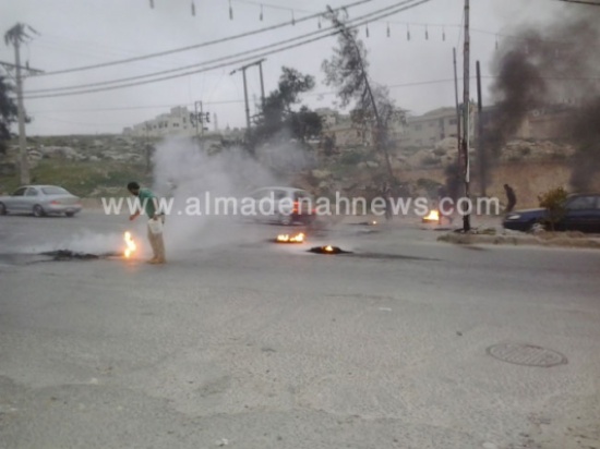 أعمال شغب وإغلاق شارع رئيسي في جرش بسبب مقتل ثلاثيني ( صور )