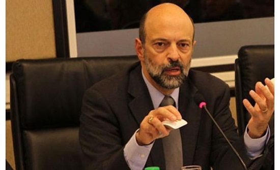 الرزاز يشيد بتبرع رئيس مجلس النواب بسماعات طبية للطلبة ضعاف السمع