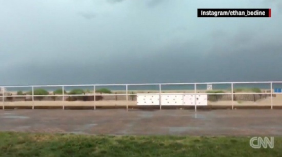 فيديو:  عاصفة فوق المحيط.. وفجأة!