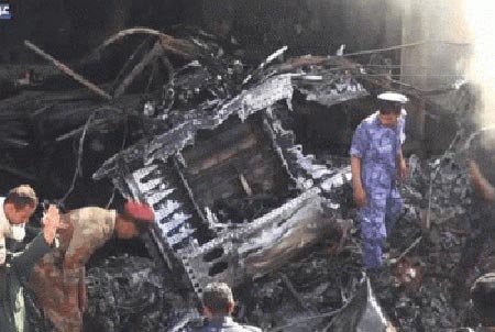 إصابة 4 أشخاص خلال تشييع طيارين يمنيين إصابة 4 أشخاص خلال تشييع طيارين يمنيين