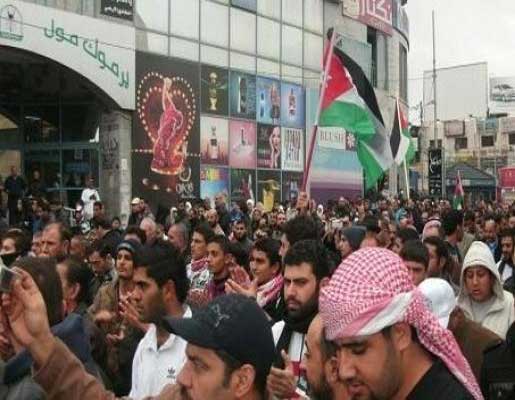 فعاليات شعبية وتجارية تدعو لوقف المسيرات لأضرارها بمصالحهم