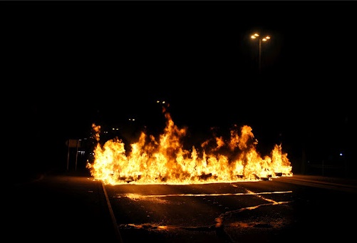 هتافات تطالب بإسقاط الحكومة وتوفير فرص عمل في طيبة إربد هتافات تطالب بإسقاط الحكومة وتوفير فرص عمل في طيبة إربد