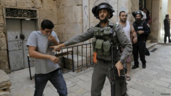 غزة: اصابة مواطنين فلسطينيين بجروح وحالات اختناق جراء اعتداء الاحتلال غزة: اصابة مواطنين فلسطينيين بجروح وحالات اختناق جراء اعتداء الاحتلال