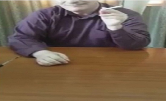 ردود فعل الأردنيين حول " الطبيب المدخن " الذي تحدى وزير الصحة بسيجارته ردود فعل الأردنيين حول " الطبيب المدخن " الذي تحدى وزير الصحة بسيجارته