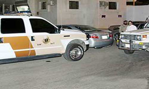 خليجي يحتجز أسرته 6 ساعات ويهددهم بالقتل خليجي يحتجز أسرته 6 ساعات ويهددهم بالقتل
