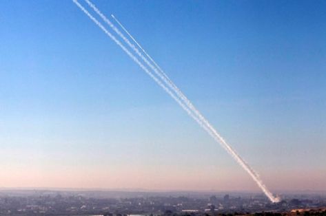 لأول مرة.. ''القسام'' تتبنى قصف نهاريا وكريات شمونة