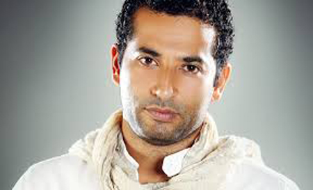 عمرو سعد يوقع عقد مسلسله الجديد مع المنتج صادق صباح بسرية تامة عمرو سعد يوقع عقد مسلسله الجديد مع المنتج صادق صباح بسرية تامة