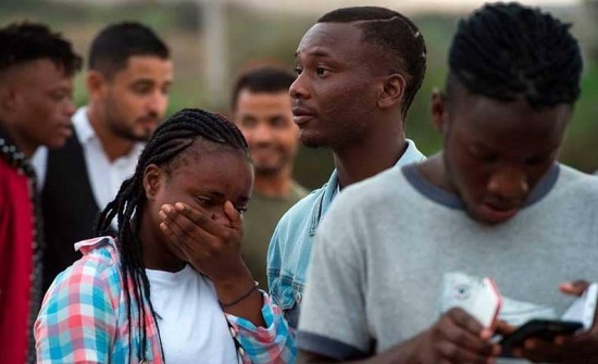 البحرية المغربية تنقذ مئات المهاجرين