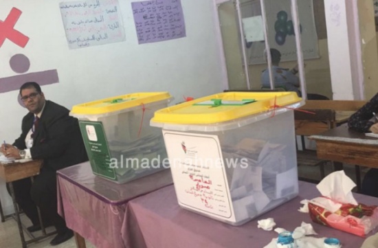 الطفيلة:اجراء قرعة بين مرشحين تعادلا في الاصوات الطفيلة:اجراء قرعة بين مرشحين تعادلا في الاصوات