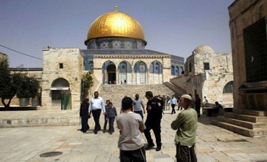 الاحتلال الإسرائيلي يعتقل 3 مقدسيين من المسجد الأٌقصى الاحتلال الإسرائيلي يعتقل 3 مقدسيين من المسجد الأٌقصى