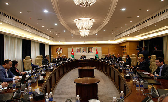الحكومة تقر إجراءات لتحفيز قطاع العقار والأراضي الحكومة تقر إجراءات لتحفيز قطاع العقار والأراضي