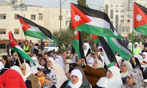 بالصور : بعد " الكالوتي " ... تسييج ساحة الريجنسي بعمان بالصور : بعد " الكالوتي " ... تسييج ساحة الريجنسي بعمان