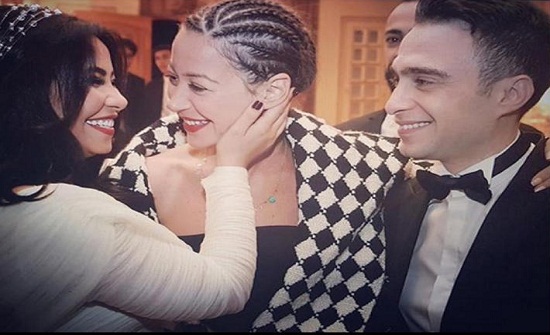 شاهد.. منة شلبي تثير الجدل باطلالتها في حفل زفاف شيرين عبدالوهاب شاهد.. منة شلبي تثير الجدل باطلالتها في حفل زفاف شيرين عبدالوهاب
