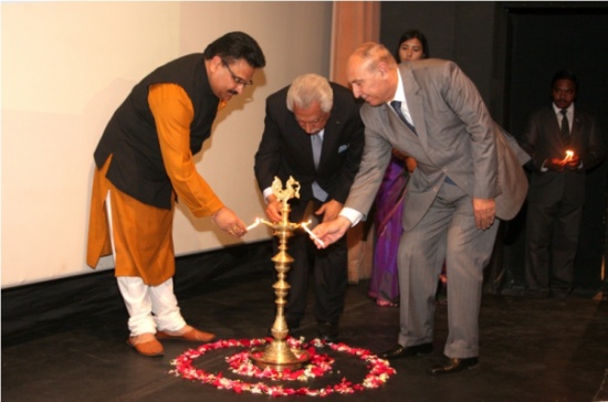 بالصور :  الامانة و السفارة الهندية في عمان تحتفلان بمرور 65 عام علی العلاقات الدبلوماسية