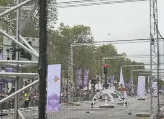 فيديو: سباق لطائرات دون طيار بالعاصمة باريس