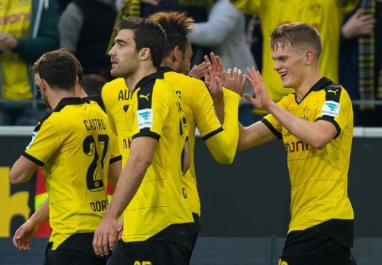 بالفيديو ..اوباميانج يقود دورتموند لتجاوز عقبة شالكة