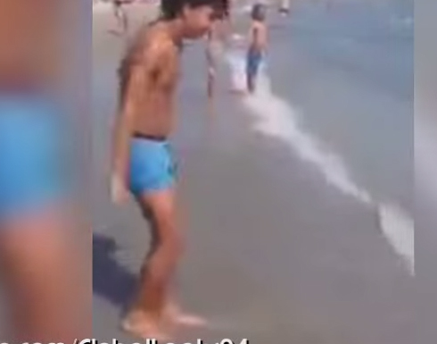 مذهل .. شاهد شاب يلتف في حركة بهلوانية لعدة مرات